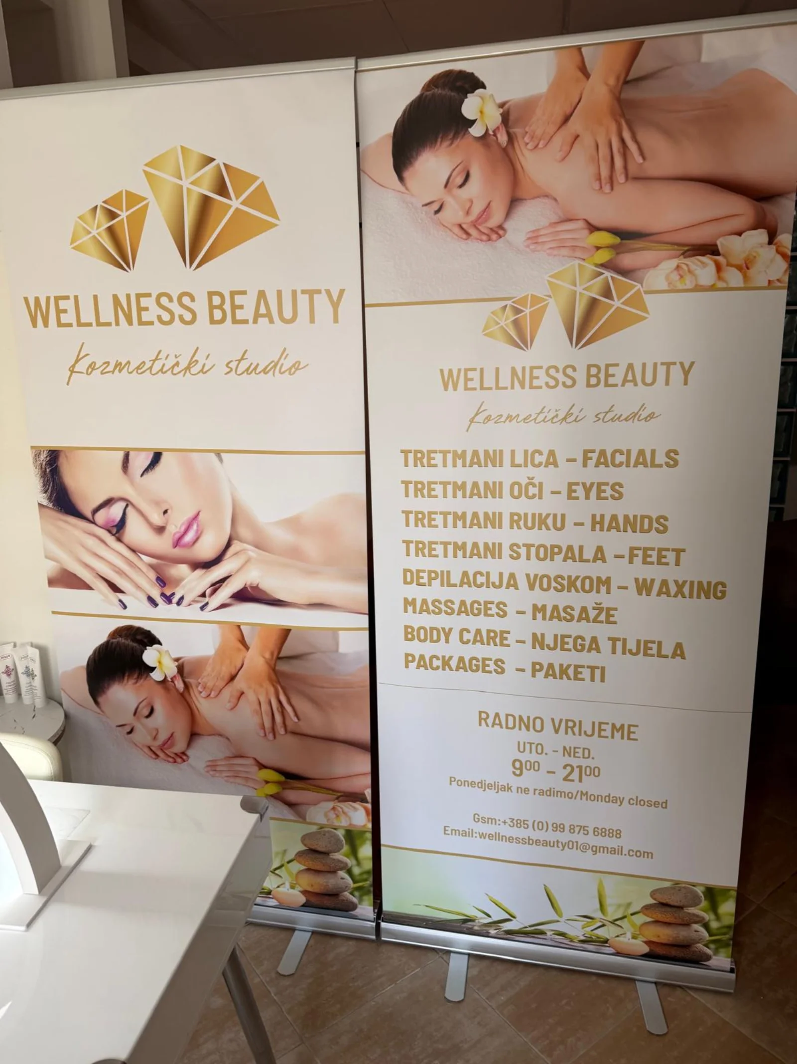 Wellness Beauty Roll-Up baner s pregledom usluga